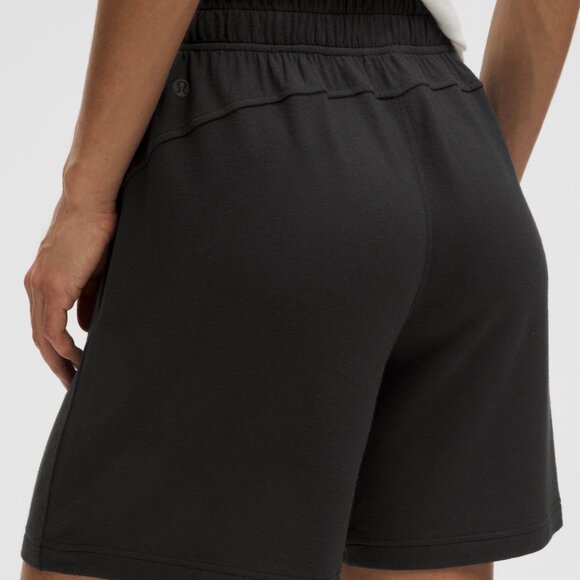 New Lululemon Be Calm mid rose bermuda short size large - Picture 4 of 10